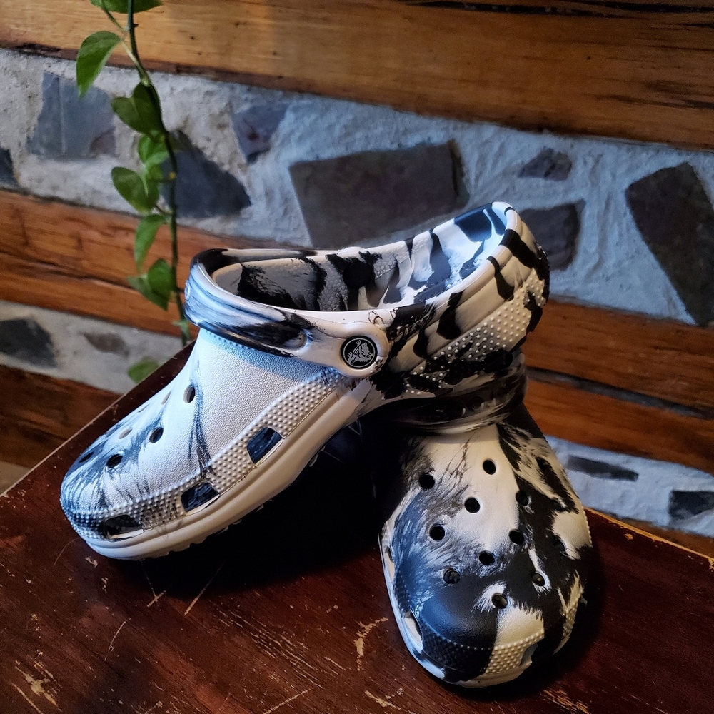 Crocs black white marble clogs